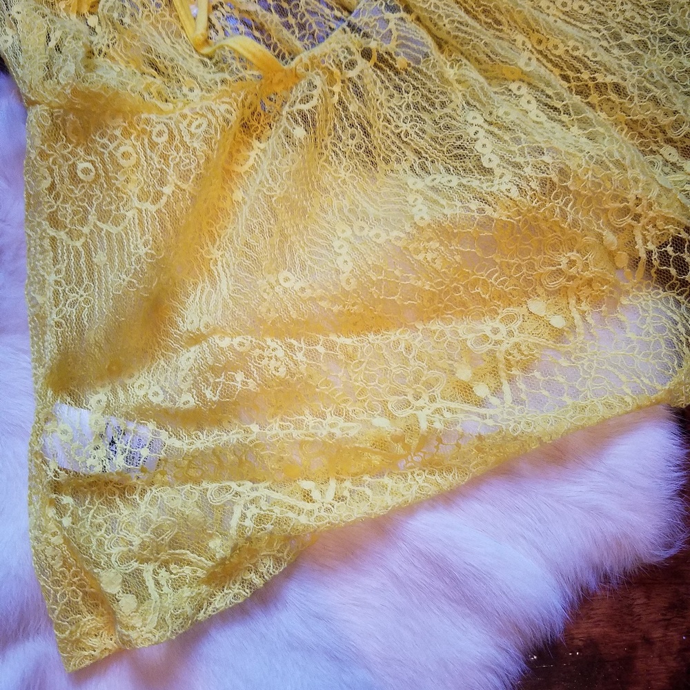 Vanity Lace Tank - Picture 3 of 5
